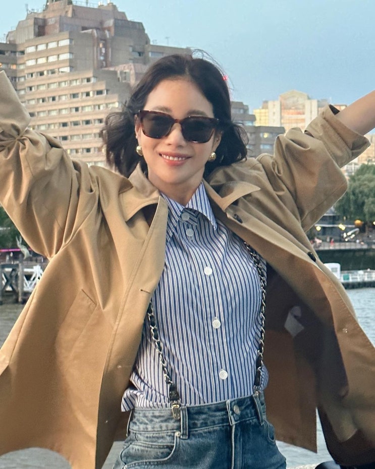  가을 시즌에 국롤인 여자 싱글 트렌치 코트 코디의 정석 기은세 데일리룩 추천