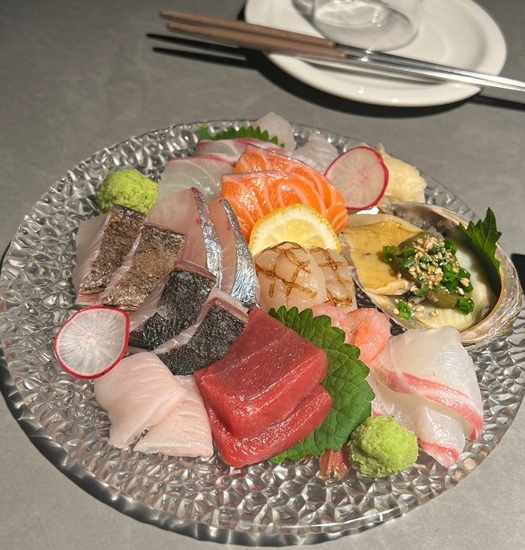  [서울 용산] 직각식탁 모둠 회 유린기 안주가 맛있는 다양한 주류가 있는 용산 맛집