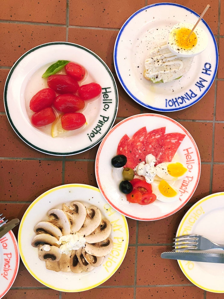  서울 합정와인바 상수맛집 오마이핀초! - 다양한 스페인 안주를 맛볼수 있는 이국적인 상수와인바 (Hola!)