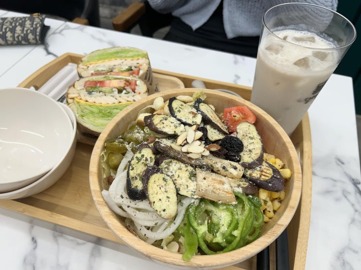  달리는커피 인천동수역점 부평샌드위치 부평역 샐러드맛집!
