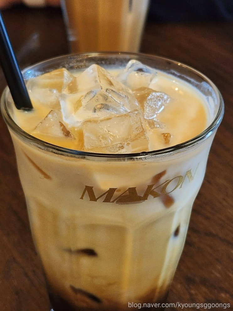 [당산/선유도] 시간나면 꼭 들르는 커피맛집 카페 MAKON (마콘)