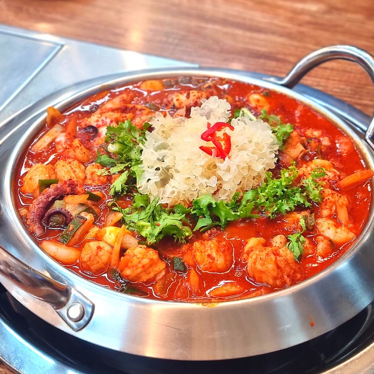  강남구청 맛집 줄서는식당 점심으로 낙곱새 역시 맛있네