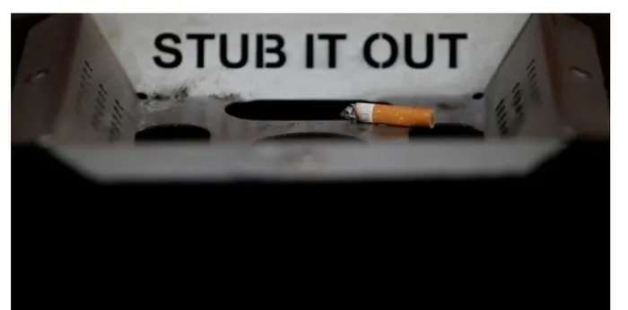 일정 연도 이후 출생자는 ‘평생 담배 구매 금지’…영국도 검토 [경향신문]