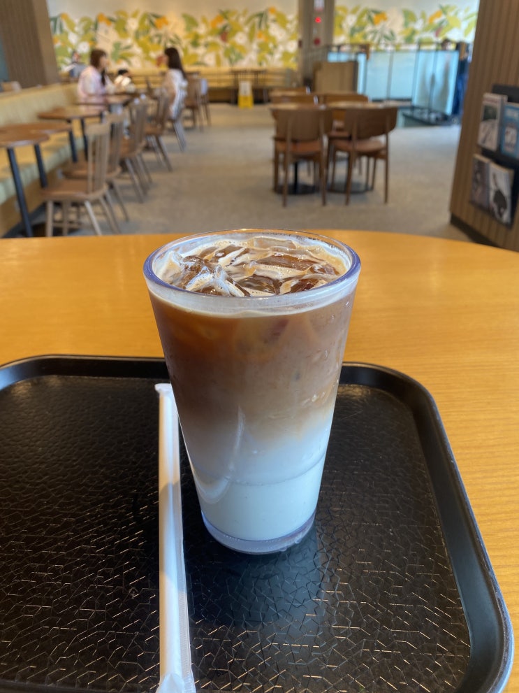 군산 수송동 스타벅스DT 돌체 라떼 달달 우유 커피