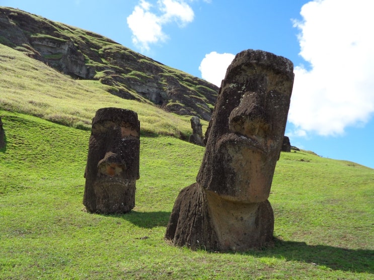  태평양의 보물, 페루의 이스터 섬(Easter Island) 여행: 신비로운 돌상의 비밀