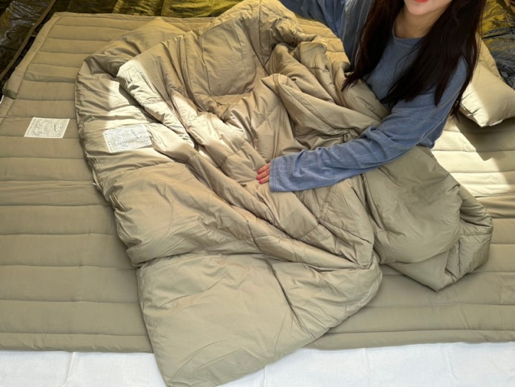  캠핑이불 사이즈 넉넉한 헤비라인 깃든 이불