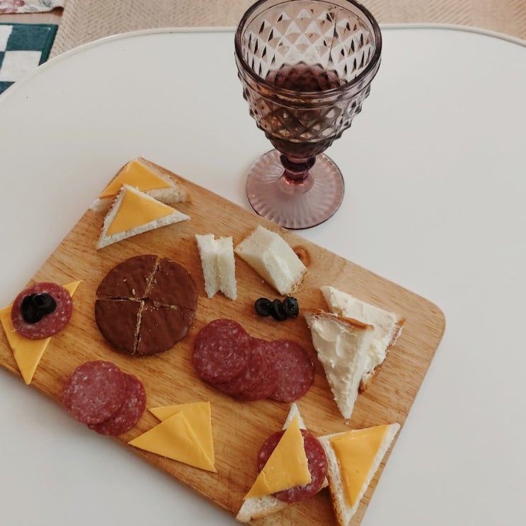 [와인안주 치즈플레이팅] 집에있는 재료로 쉽게 치즈플레이트 꾸미기