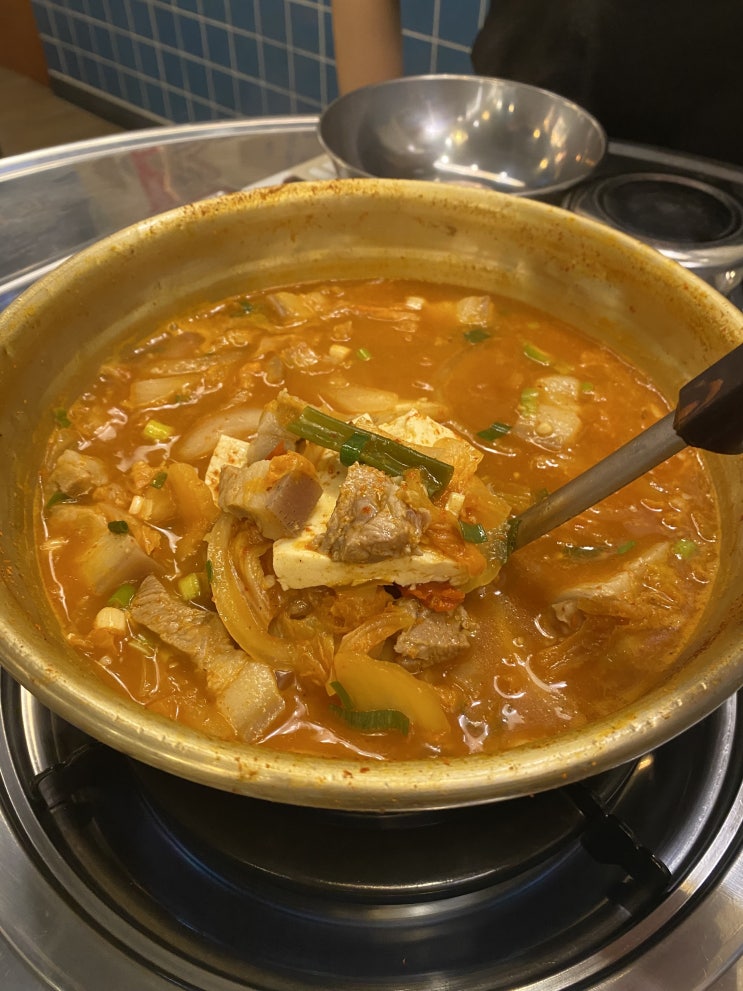  군산 수송동 삼산회관 돼지 김치찌개 모임장소 적격