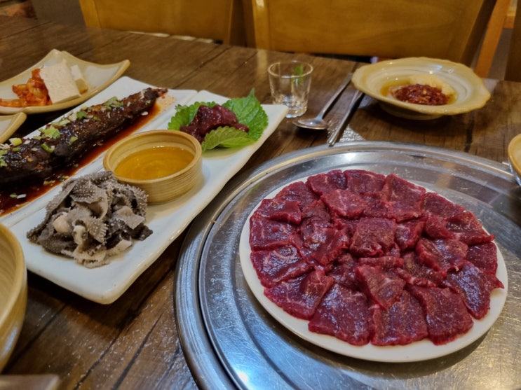  [신월성맛집] 다양한 안주와 즐기는 대구 뭉티기맛집 참한우안동생고기.