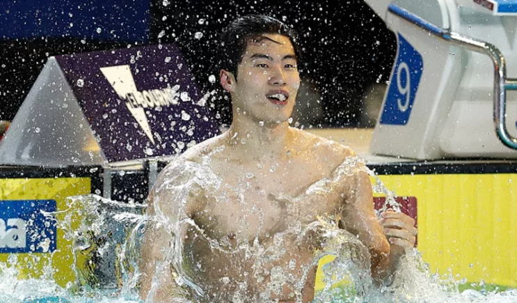 항저우 AG, <b>황선우</b> 100m <b>자유형</b> 조 1위로 <b>결승 진출</b>, 이호준도... 