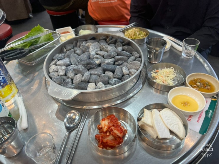  [홍대/연남동] 조약돌로 구워 먹는 삼겹살! 수정옥돌생소금구이