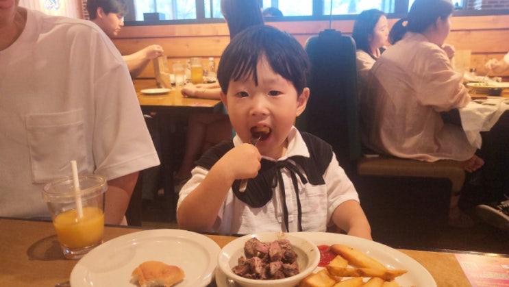  [경기.김포.고촌] 김포 현대 프리미엄 아울렛 아이와 갈만한 식당 <텍사스 로드 하우스>
