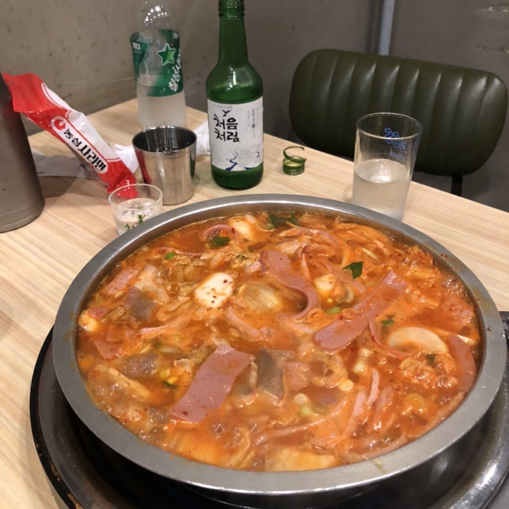  송도 부대찌개 존슨부대찌개 단골 맛집입니다
