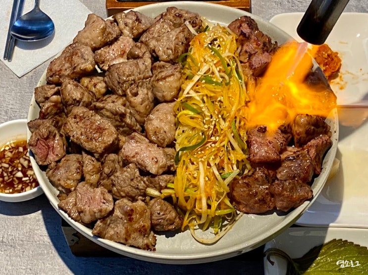  연남동 고기 육미안 구워져 나오는 갈비 연남동 맛집