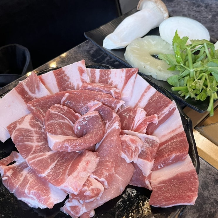  민락2지구 고기맛집 제주 흑돼지전문점 저녁돼지