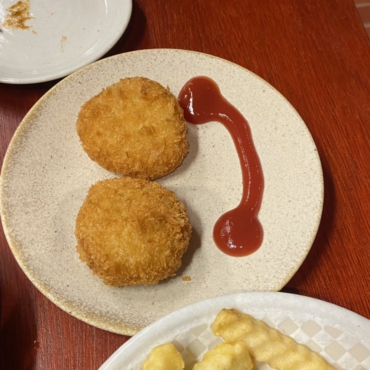  용산/신용산 귀여운 맛집  :: [해피 아워]
