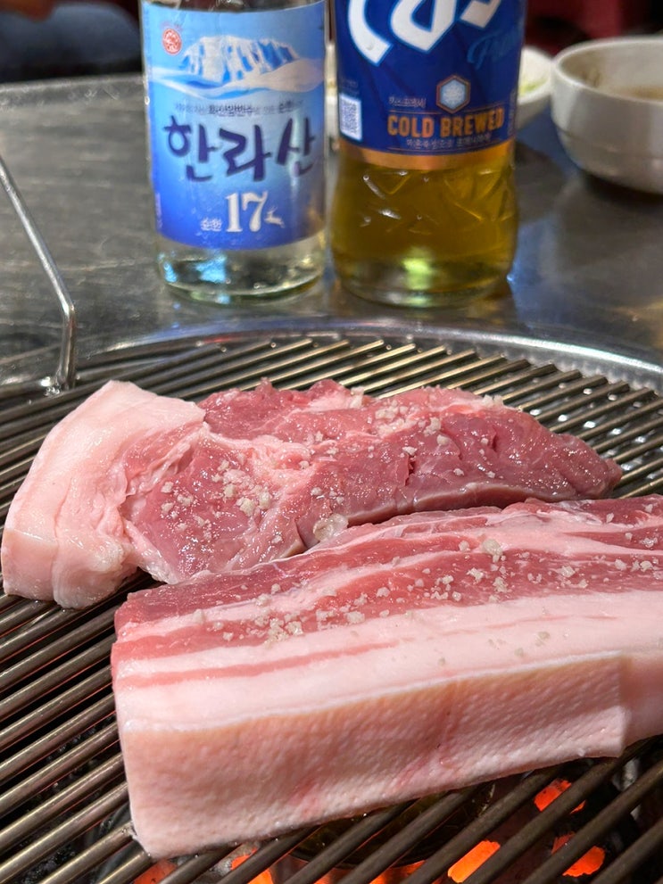  제주 여행 1편 : 흑돼지 구이부터 고기국수까지(흑돈사/제주한면가)