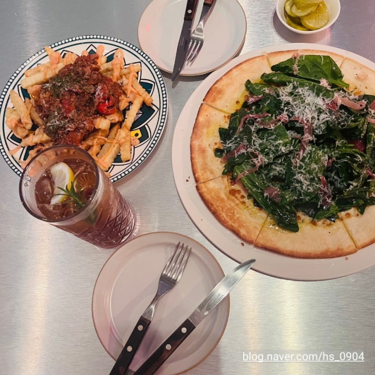  낙타브루잉 강남본점 :: 맥주&피자&분위기가 맛있는 집