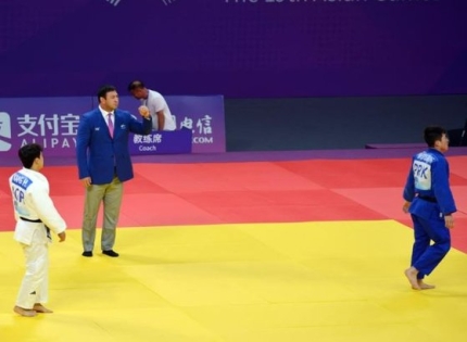 5년 전 한팀이었는데…<b>북한</b> 선수, 韓선수에 저지른 비매너