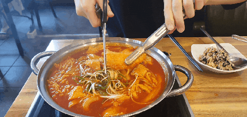  떡볶이의 변신은 무죄, 청년다방 제주이도점