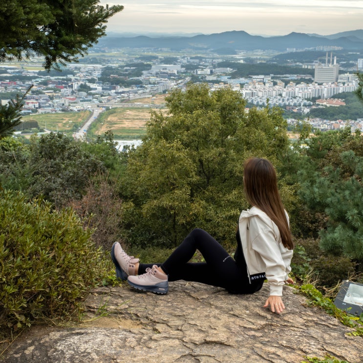 스케쳐스 아웃도어 예쁘고 편안한 여자 등산화 추천 꼭 해야지