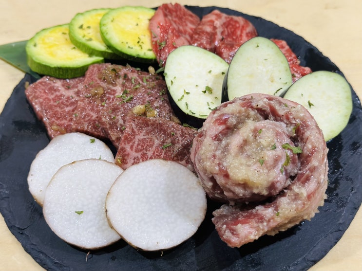  서울 야키니쿠 맛집 호루몬규상 본점 | 강남 우설, 특수부위 전문점