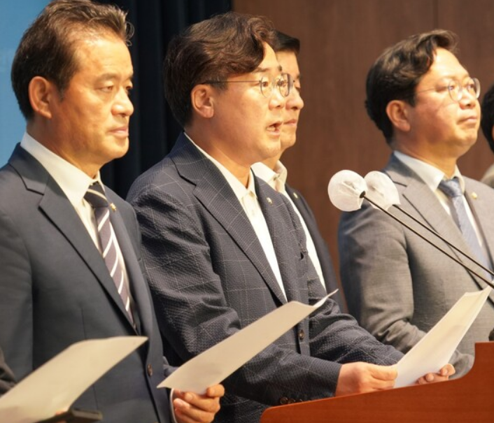 <b>민주당</b> "한동훈·국민의힘, <b>영장 기각</b>에 '정신승리'‥사법부 모욕"