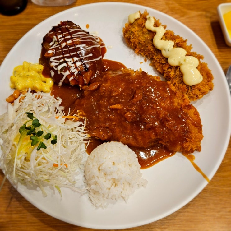  국내산 생고기를 사용하는 문정역 점심 맛집 남산수재돈까스에서 모듬정식