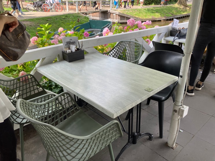 네덜란드 히트호른에서 점심을 먹다 - Restaurant Fratelli Giethoorn 네덜란드 히트호른에서 점심을 먹다 - Restaurant Fratelli Giethoorn