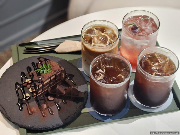 창원 귀산 디저트가 맛있는 신상 카페 만푸푸네르 창원 귀산 디저트가 맛있는 신상 카페 만푸푸네르