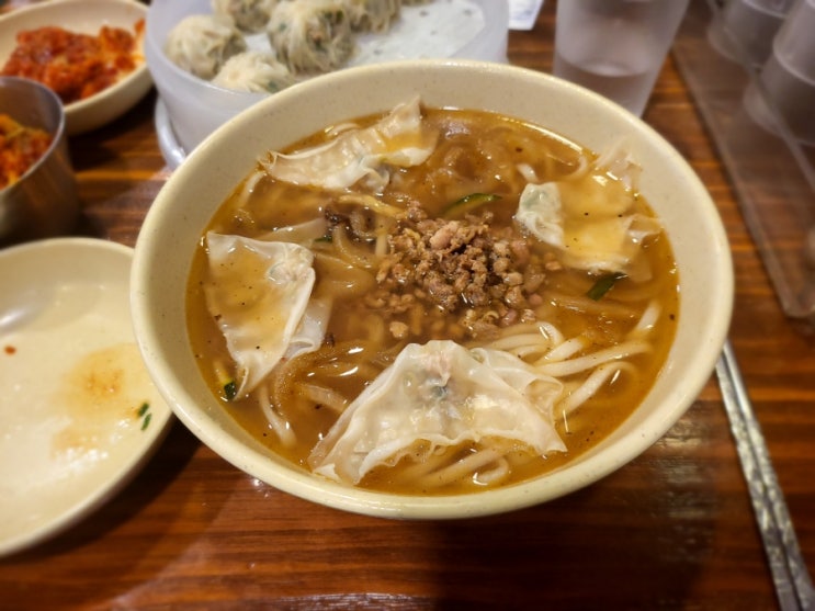  서울 명동 맛집 명동교자 본점 교자 칼국수 만두 전문점  비 오는 날 미쉐린 가이드 서울 2023