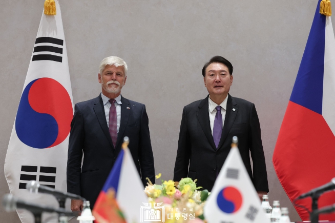 尹대통령, <b>체코</b> 대통령과 <b>정상회담</b> 개최
