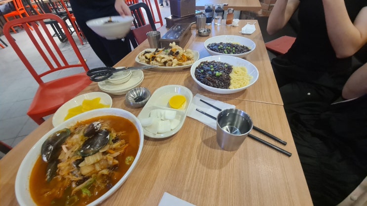 베트남 하노이 쭝화 디캐피탈 빈컴센터 백종원 키친 중국요리 맛집 "백종원 홍콩반점"