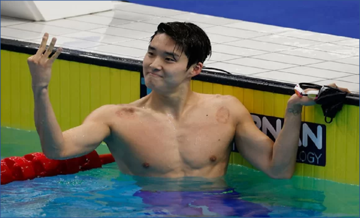 <b>김우민</b>, <b>자유형</b> 400m 금메달…대회 3관왕 등극