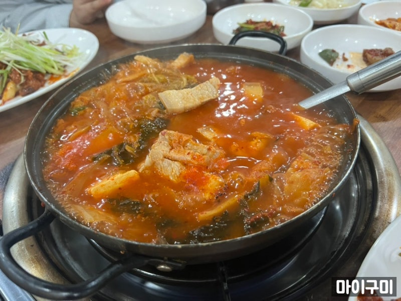 인계동 이은영모듬김치찌개 인계본점