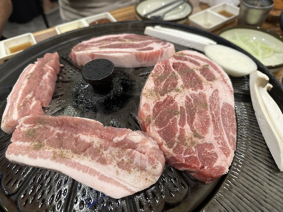 Kkulkkulibyeongjangsaengsamgyeopsal photo 4