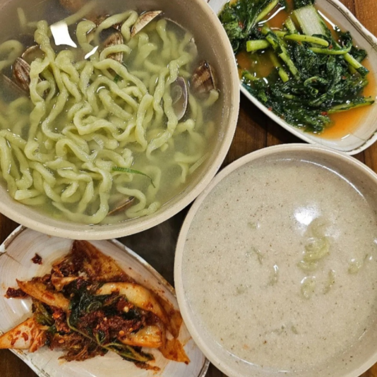  밤가시마을 맛집 천년초 넣은 청정바지락 들깨칼국수 추천