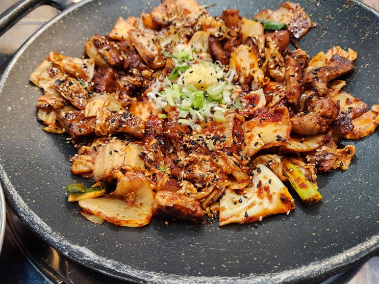  가양동맛집 줄서는식당 돼지김치구이 맛집 삼산회관 증미역점
