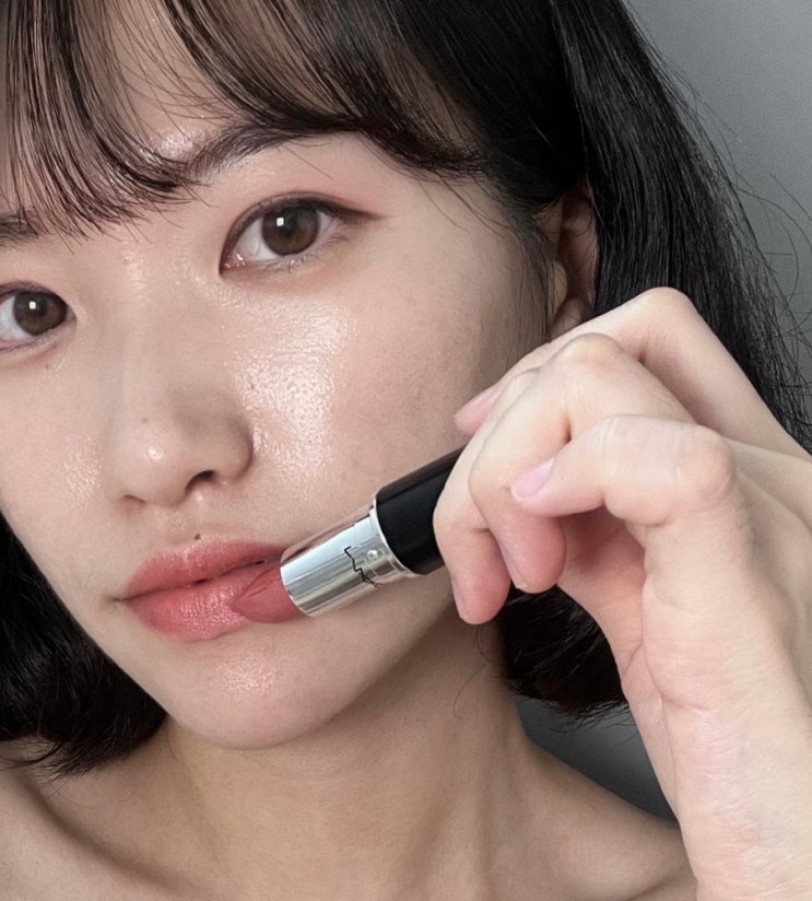  맥 러스터글래스 웰웰웰 차분한 핑크베이지 맥 립스틱 발색후기