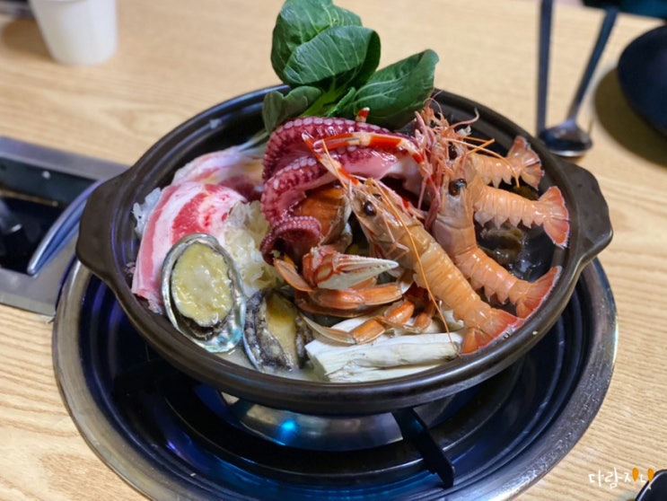  제주 애월 맛집 장인의집 해물만두전골 주차 포장 가능