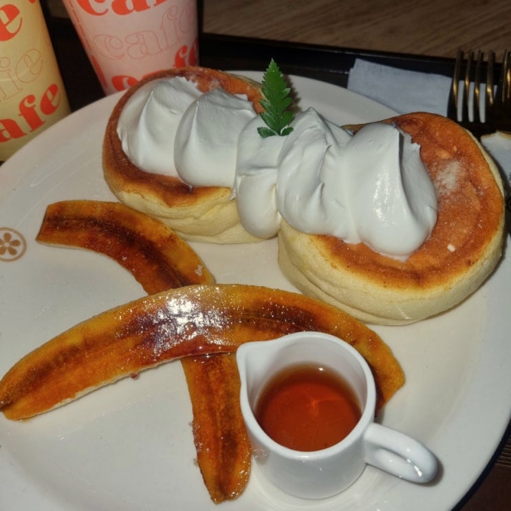  [성수 카페] 넓고 수플레 팬케이크가 맛있는 성수 카페 <카페 온화> 추천 후기