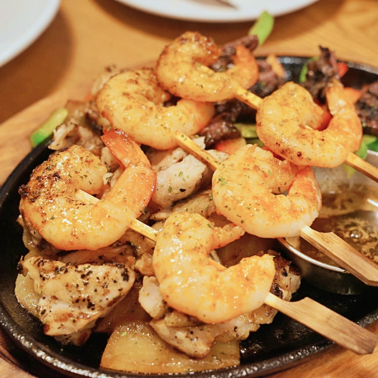  노원역 맛집 “어글리스토브 노원역점” 에서 스테이크 콤보 화이타 플래터 먹고 왔어요 노원데이트