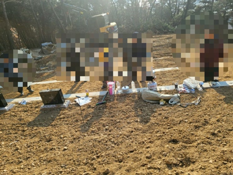  2023년 경남 합천군 쌍책면 밀양박씨 종중묘원조성 비석3개 경계석2미터23개 자판4자 잔디조성 가묘2기 4일차 공사 김천고인돌장의사