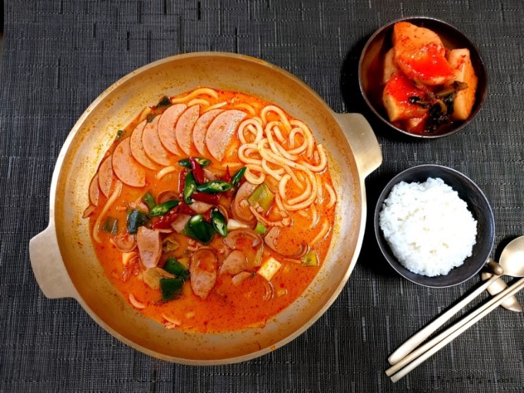  저녁 메뉴 추천 청정원 햄고기듬뿍부대찌개