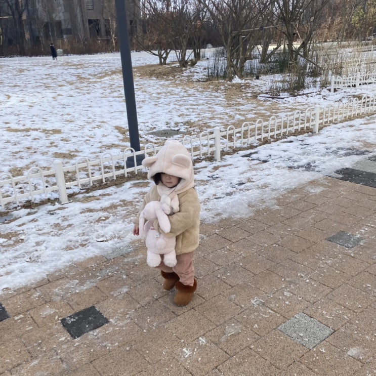  라라.일상 2022 12 30 어린이집 방학 3편 ( 파주시 표창장 수여식 )