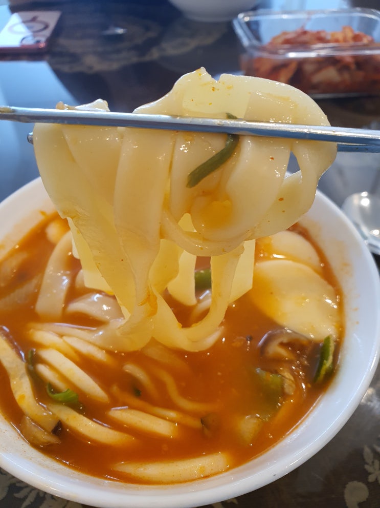  비비고 얼큰 버섯칼국수, 조금만 제조하면 샤브칼국수 맛집이 바로 우리집이 된다!