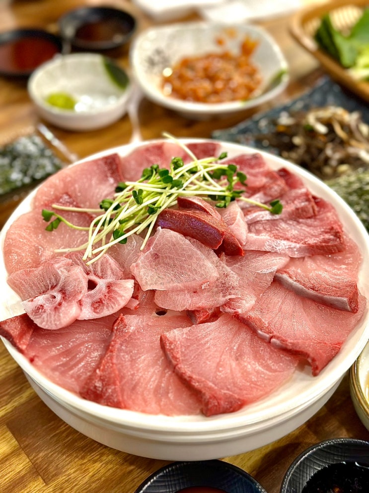  부산 해운대 시장 맛집 | 매운탕과 생선구이가 나오는 대방어 횟집 '우아한바다' |  조개구이 | 애견동반 추천