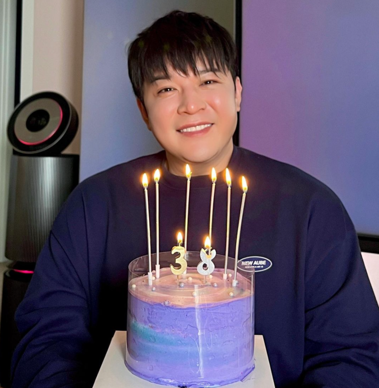 <b>신동</b> 열애 공개 상대는 연습생 출신 <b>이종석</b> <b>아이유</b> 연애기간