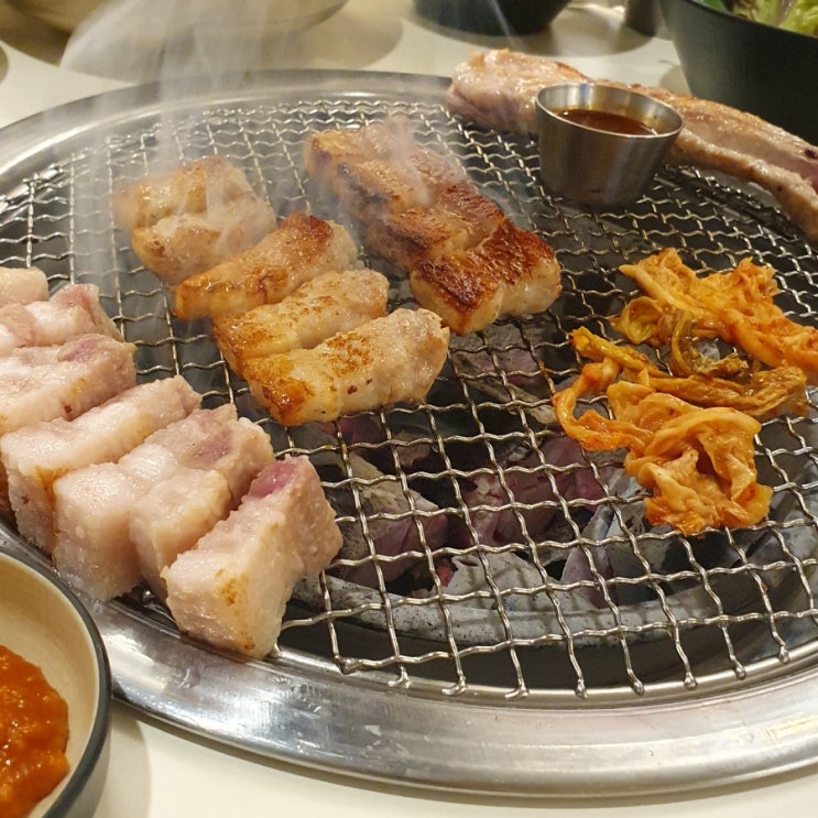  합정역 고기집 _ 다독이네 숯불구이 합정역 삼겹살 추천!