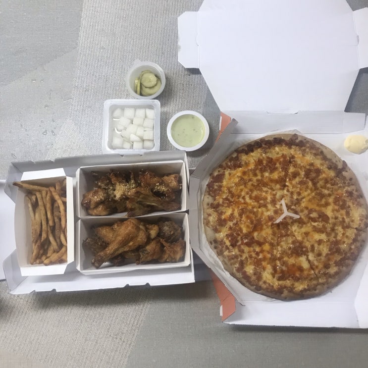  굽네치킨 갈릭 마왕, 오븐 반반 세트 페퍼로니 피자까지